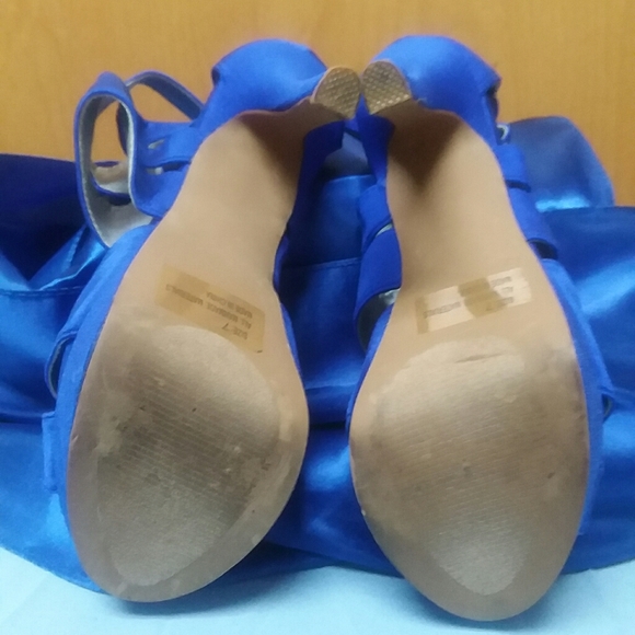 Royal Blue Cloth Open Toe Heel - Picture 4 of 4